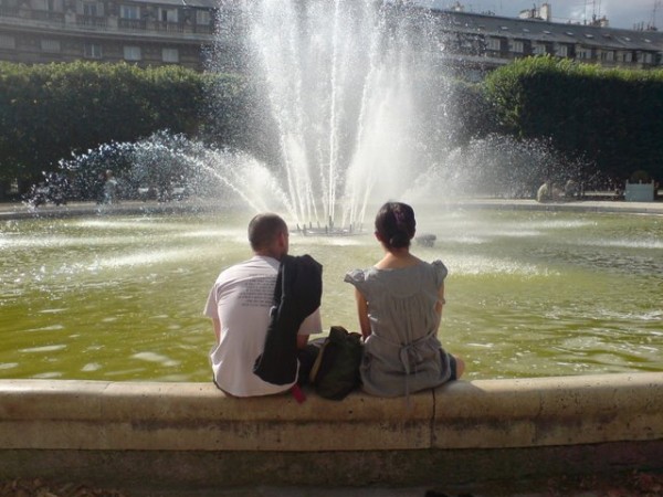 palais-royale-1ere-6-couple-and-fountaine Palais-Royale