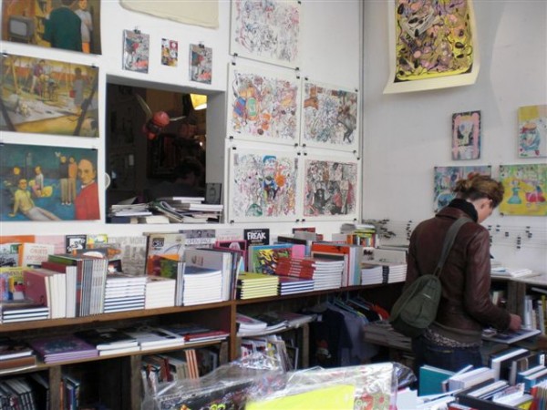Le Monte-En-L'Air Librarie Galerie Le Monte-En-L'Air Librarie Galerie