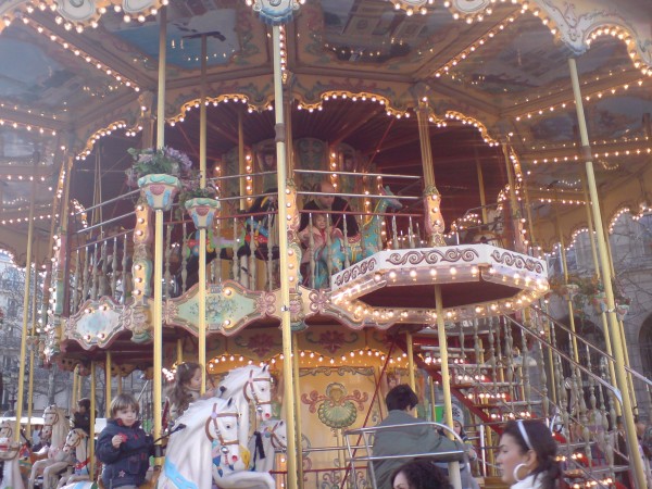 Carrousel de Hotel de Ville Carrousel de Hotel de Ville