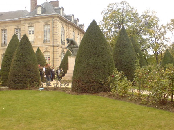 האיש החושב. Jardin de Rodin האיש החושב. Jardin de Rodin